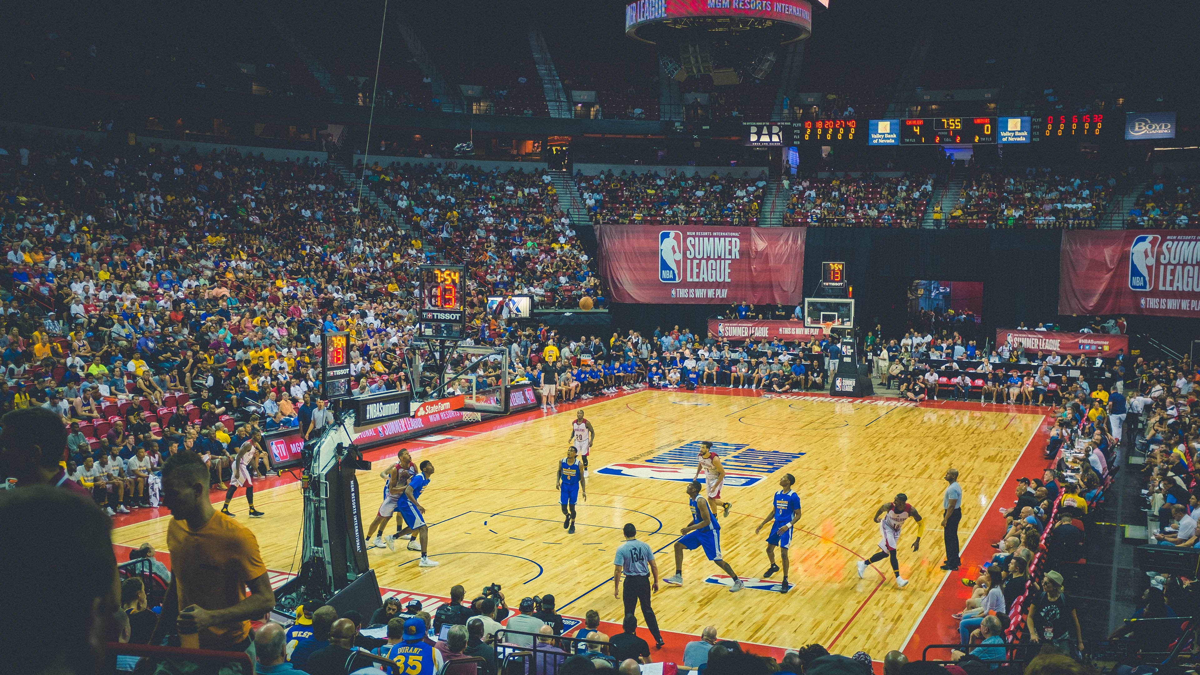 开云真人娱乐官网-史上最激烈的季后赛“系列赛”回顾,哪些“对决”令人难忘?,季后赛集锦